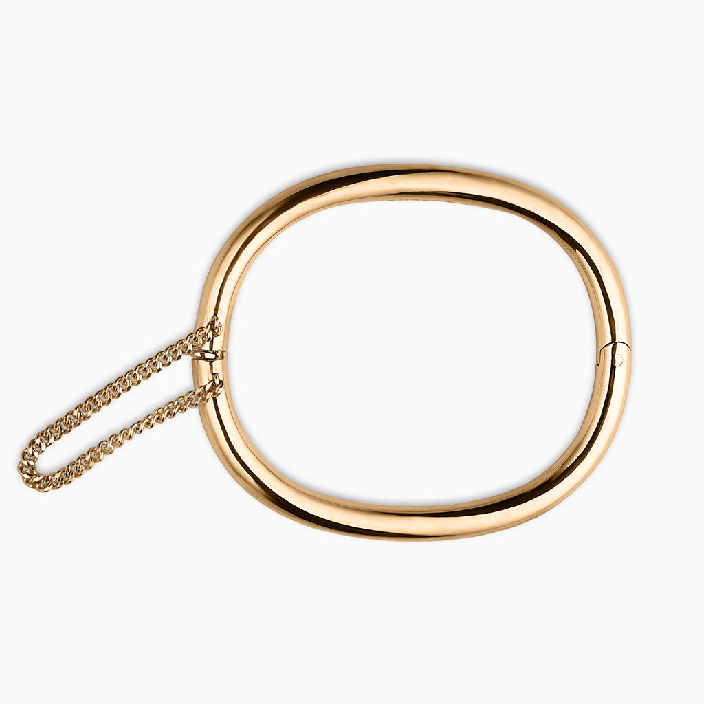 Cascade Oval Hinge Bangle in 18K